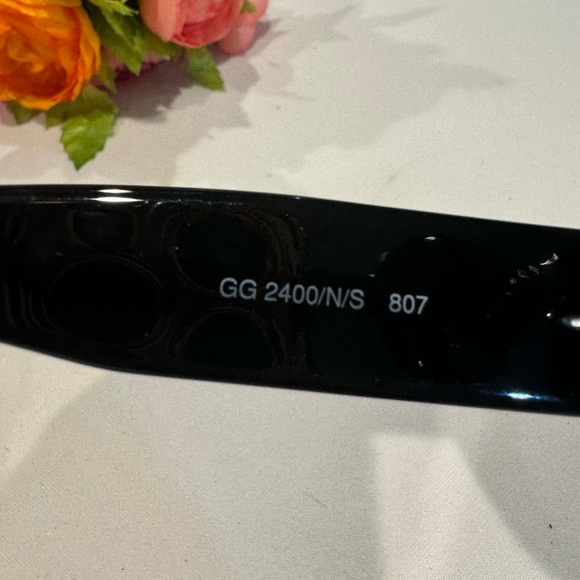 Authentic Gucci sunglasses - Picture 7 of 8